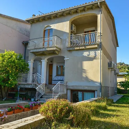 La Casa In Gallura Primo Piano Apartmán *